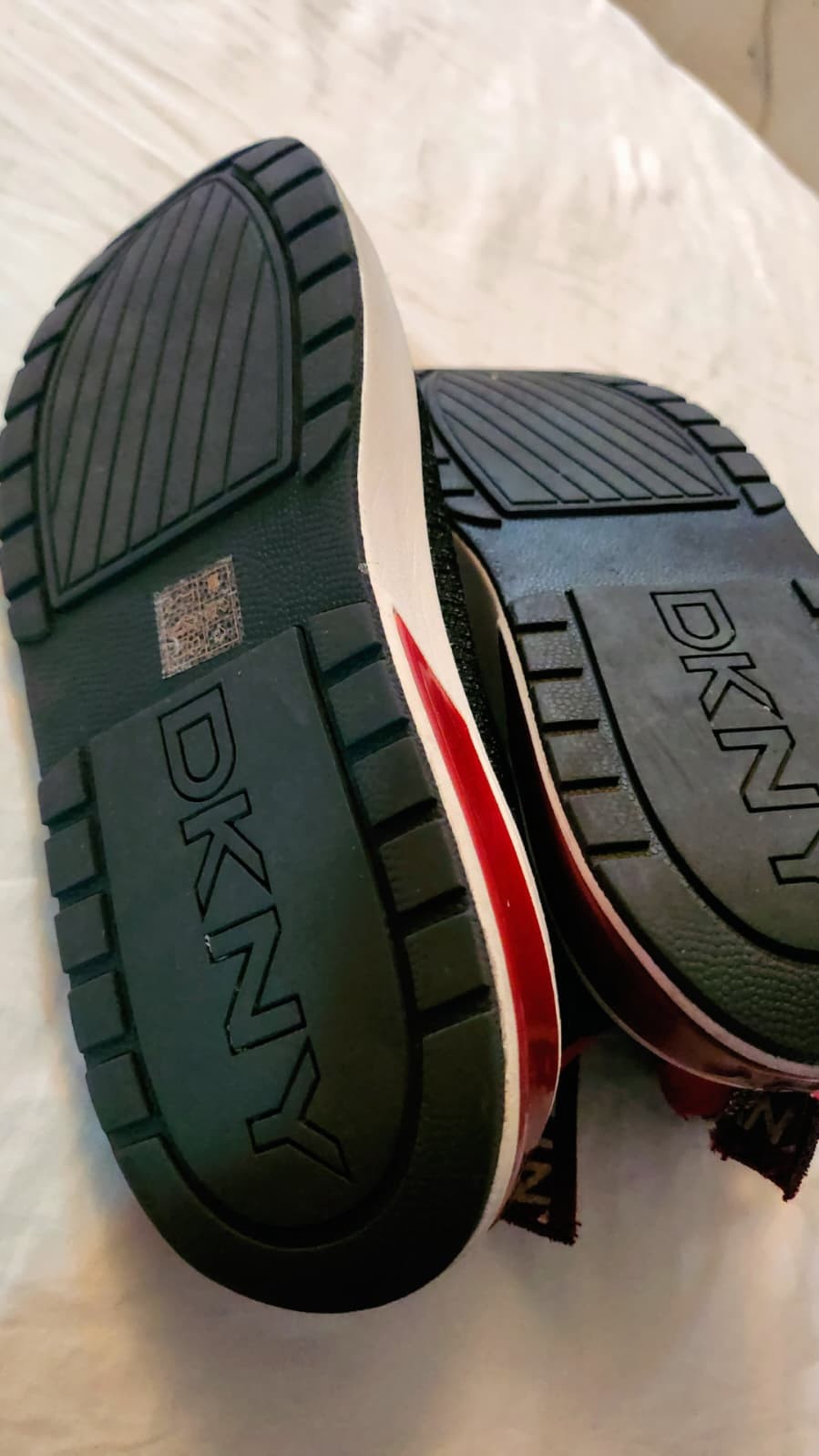 DKNY