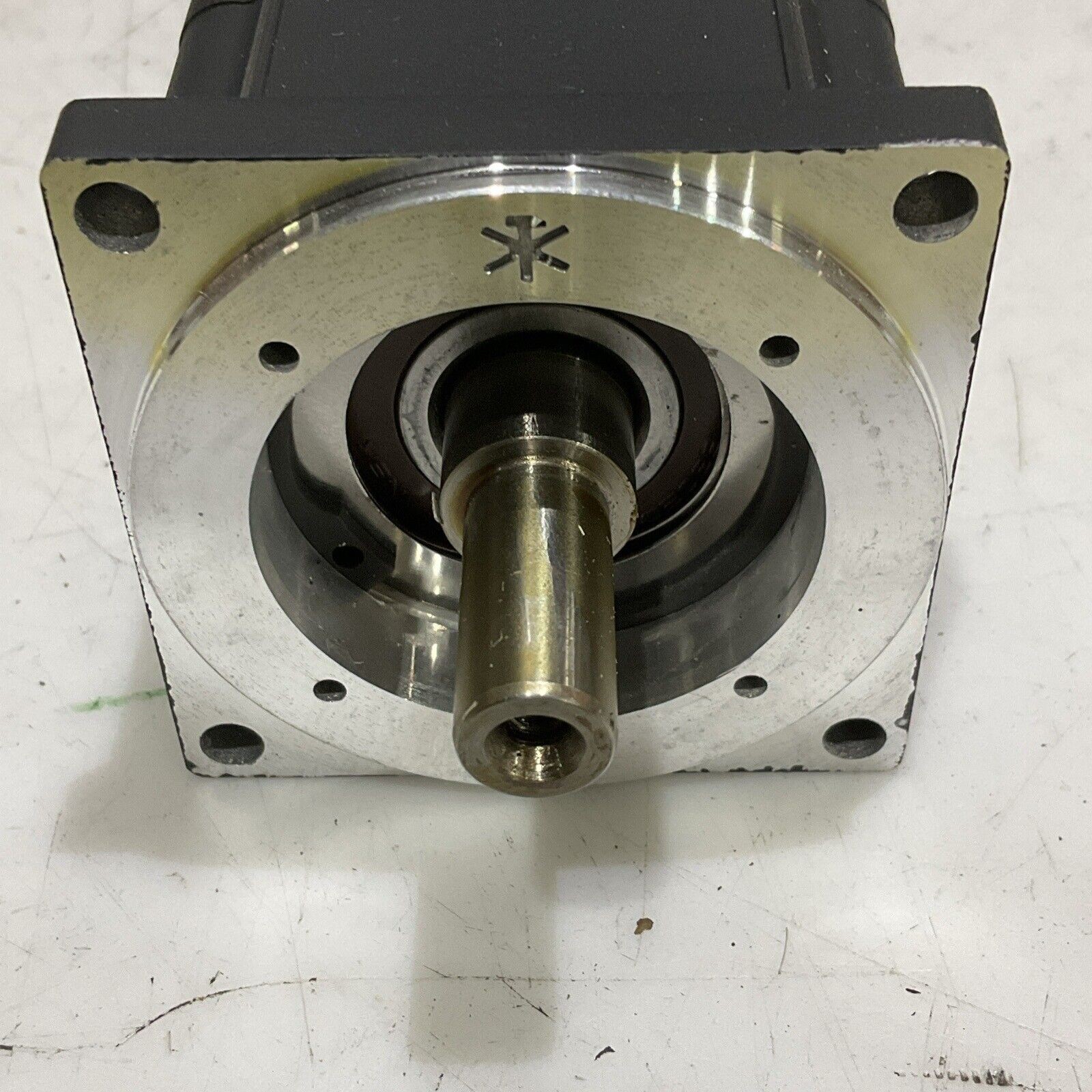 LENZE MCS 06160LRS0B0-A11N-ST5S00N-R0SU SERVO MOTOR 150/170V 1.00 HP 400HZ U3S