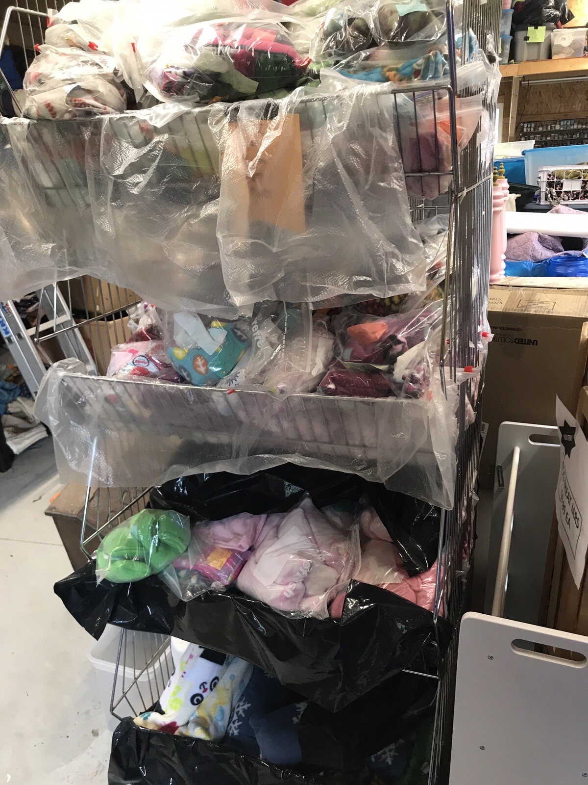 Liquidating online pet supplies store