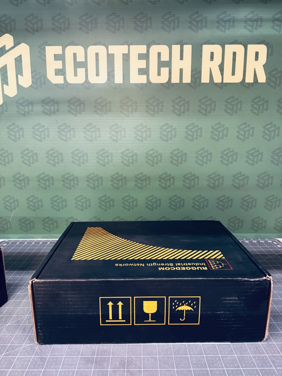 RuggedCom RS400-HI-D-MTMT-3D Industrial Ethernet Switch 3-Port DIN Rail Managed