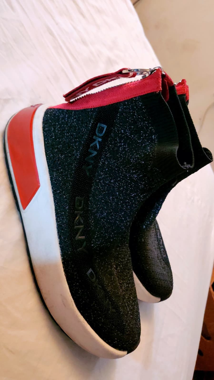 DKNY