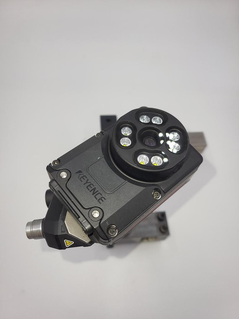 Keyence IV3 500MA Smart Vision Camera mounted on arm