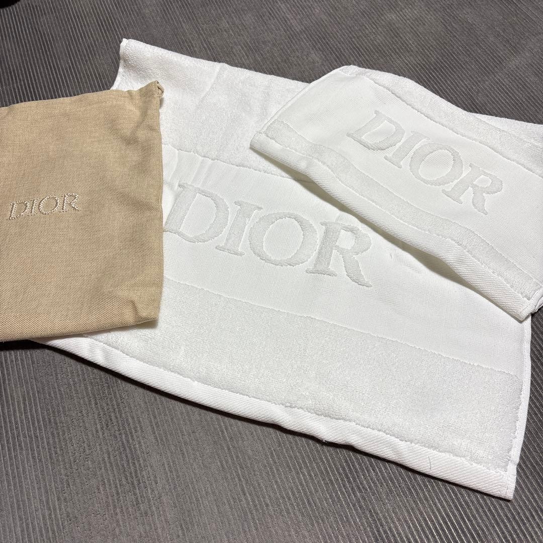 2025 Christian Dior novelty pouch & 2 towels Authentic NEW GIFT