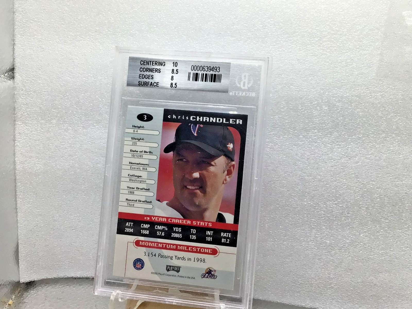 2000 Playoff momentum CHRIS CHANDLER #3 BGS 8.5