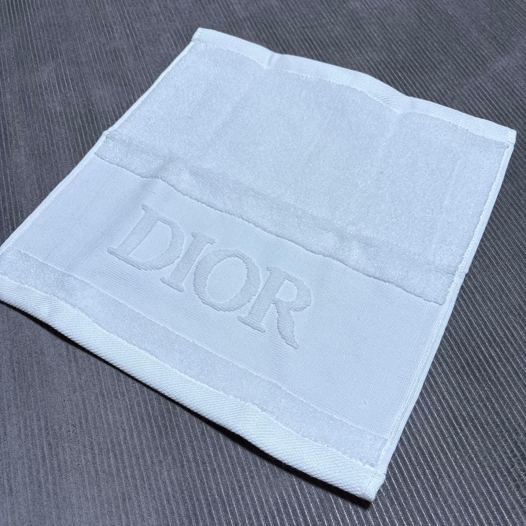 2025 Christian Dior novelty pouch & 2 towels Authentic NEW GIFT