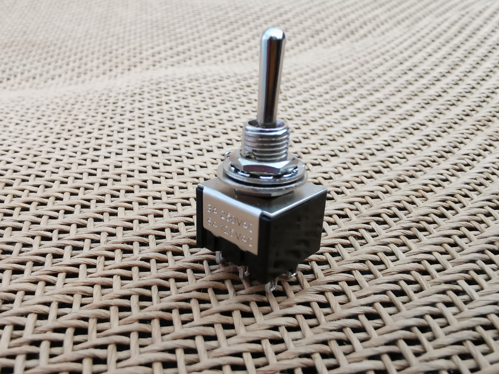 20pcs 120V 230V Momentary (ON)-OFF-(ON) Toggle SWITCH