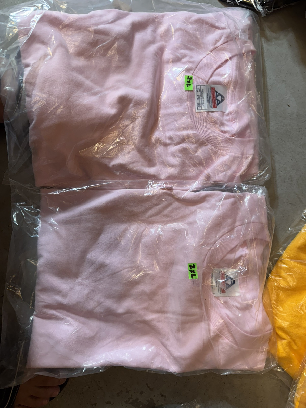 Lot Of 1000 Plain Quality T-shirts/v-neck + 200 A-shirt + 200 Durag