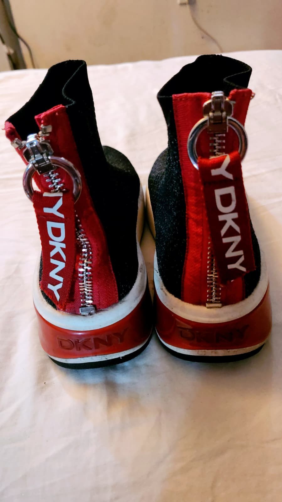 DKNY